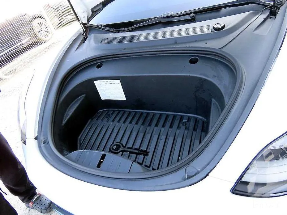 Tesla Model 3 2017 Standard Range Plue