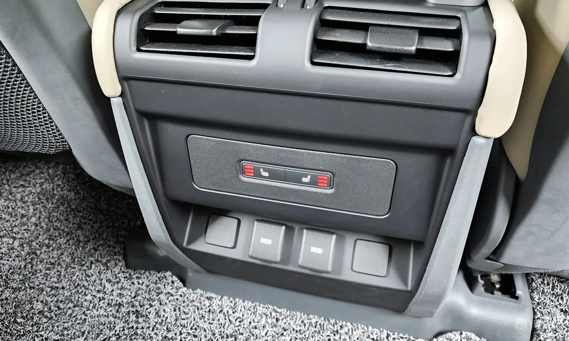 Land Rover Defender 2020 110 D250 SE