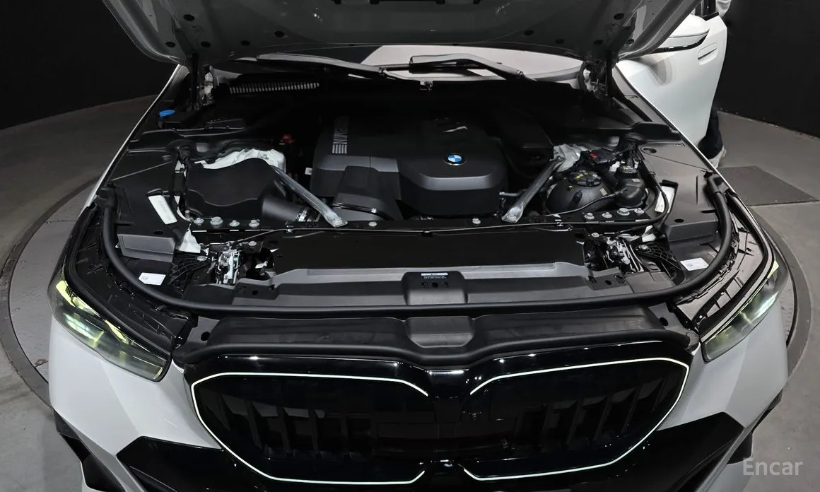 BMW 5 Series 2023 520i Special Edition