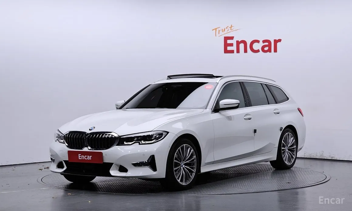 BMW 3 Series 2019 320i Touring Luxury