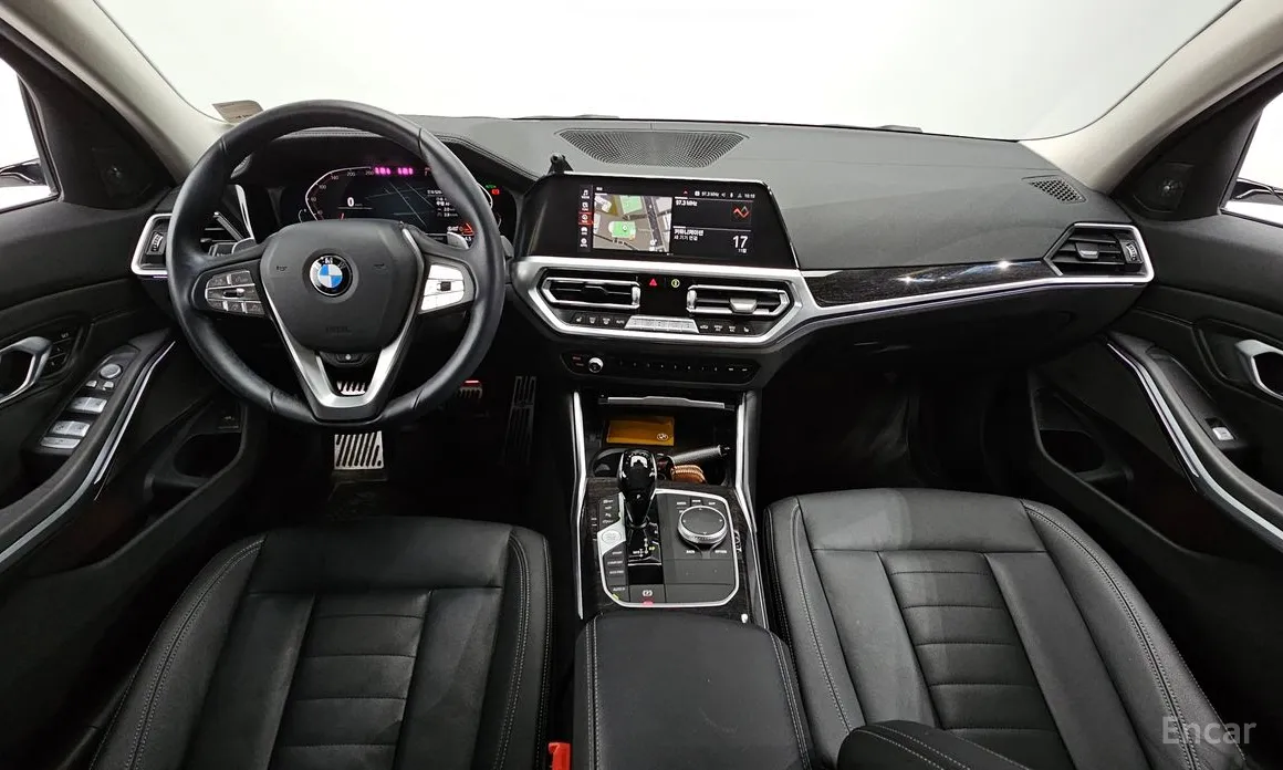 BMW 3 Series 2019 320i Touring Luxury