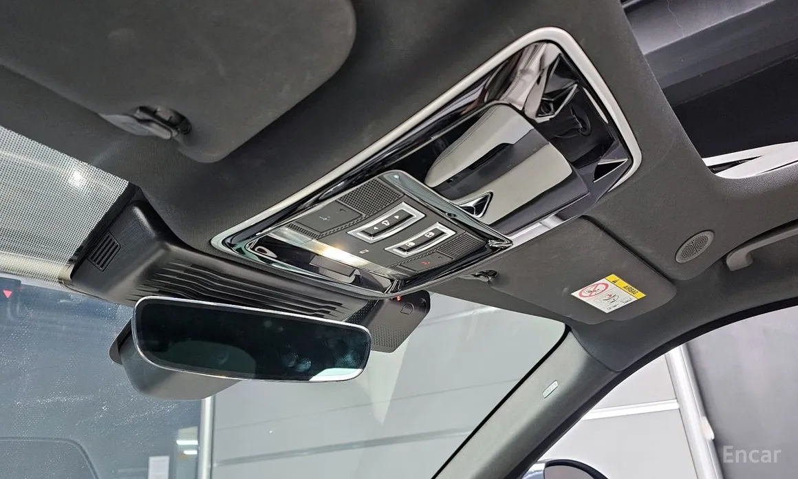 Land Rover Range Rover Velar 2017 2.0 P250 R-Dynamic SE