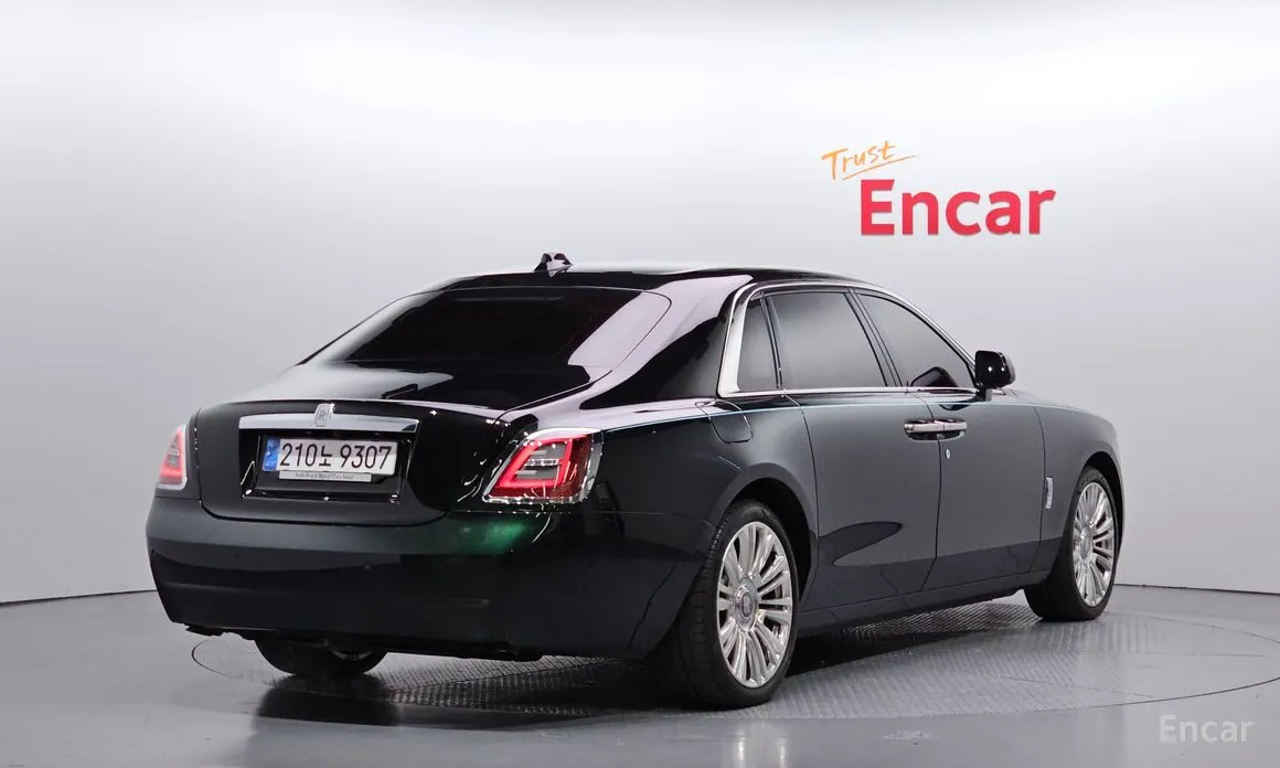 Rolls-Royce Ghost 2020 6.7 EWB V12
