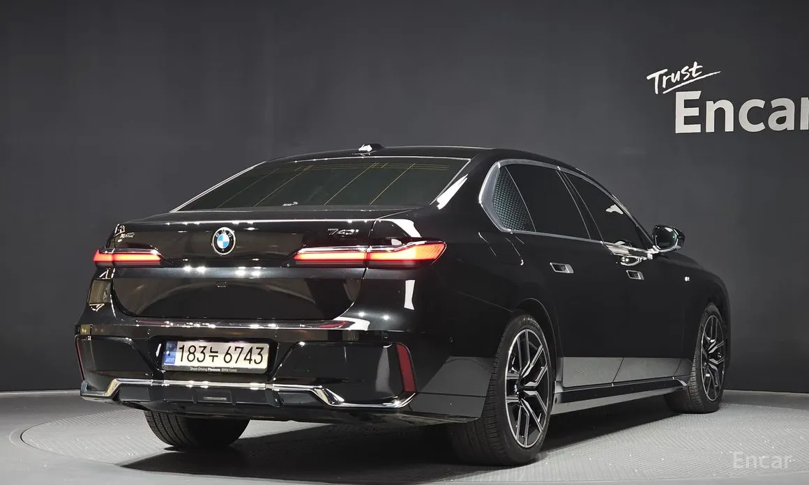 BMW 7 Series 2022 740i xDrive M Sport Limited