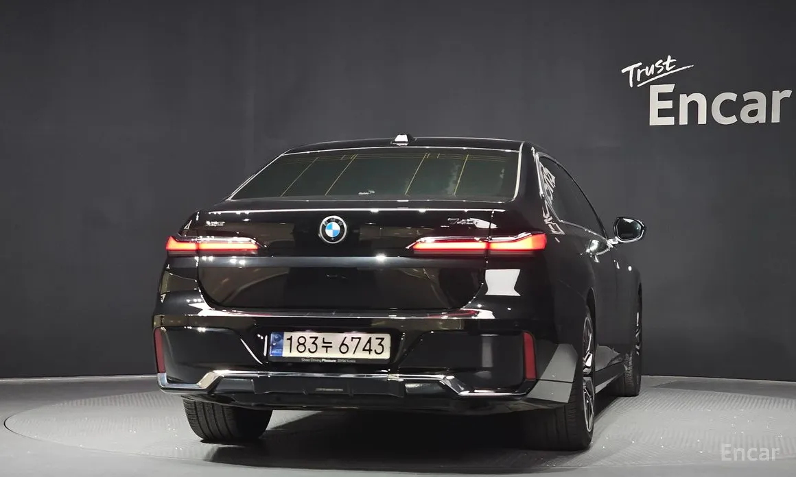 BMW 7 Series 2022 740i xDrive M Sport Limited