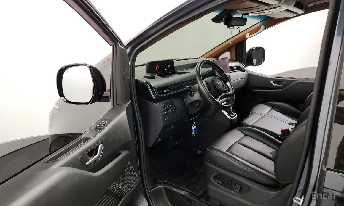 Hyundai Staria 2021 4WD Tourer 9-Seater