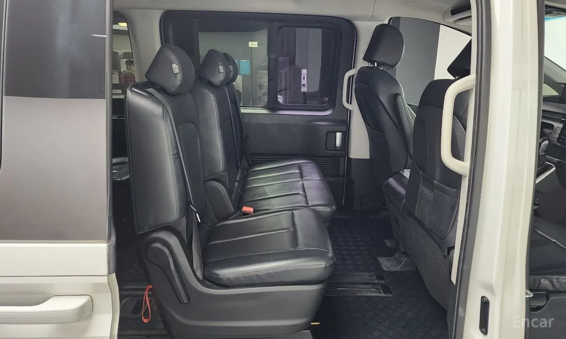 Hyundai Staria 2021 4WD Tourer 11-Seater