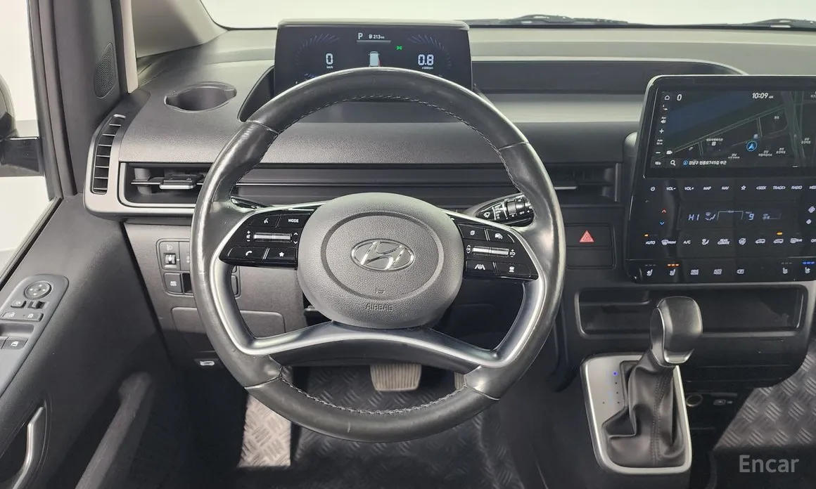 Hyundai Staria 2021 4WD Tourer 11-Seater