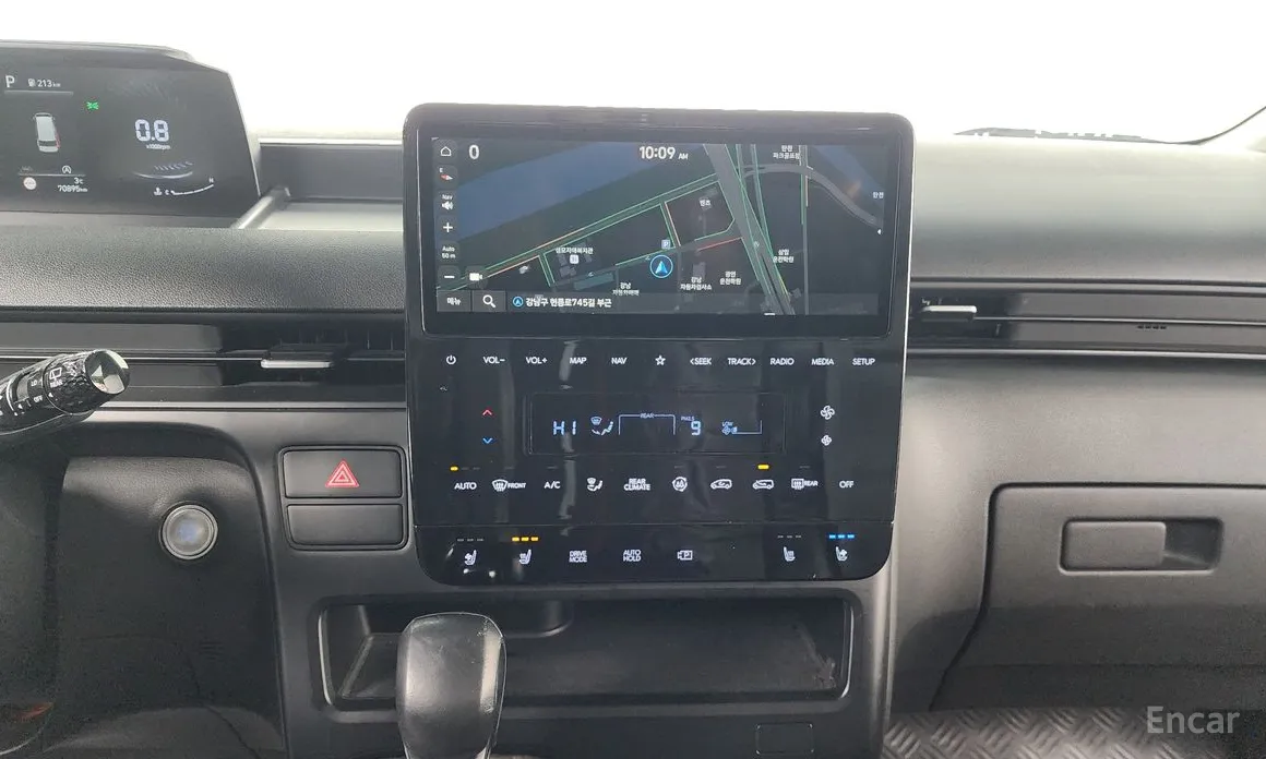 Hyundai Staria 2021 4WD Tourer 11-Seater