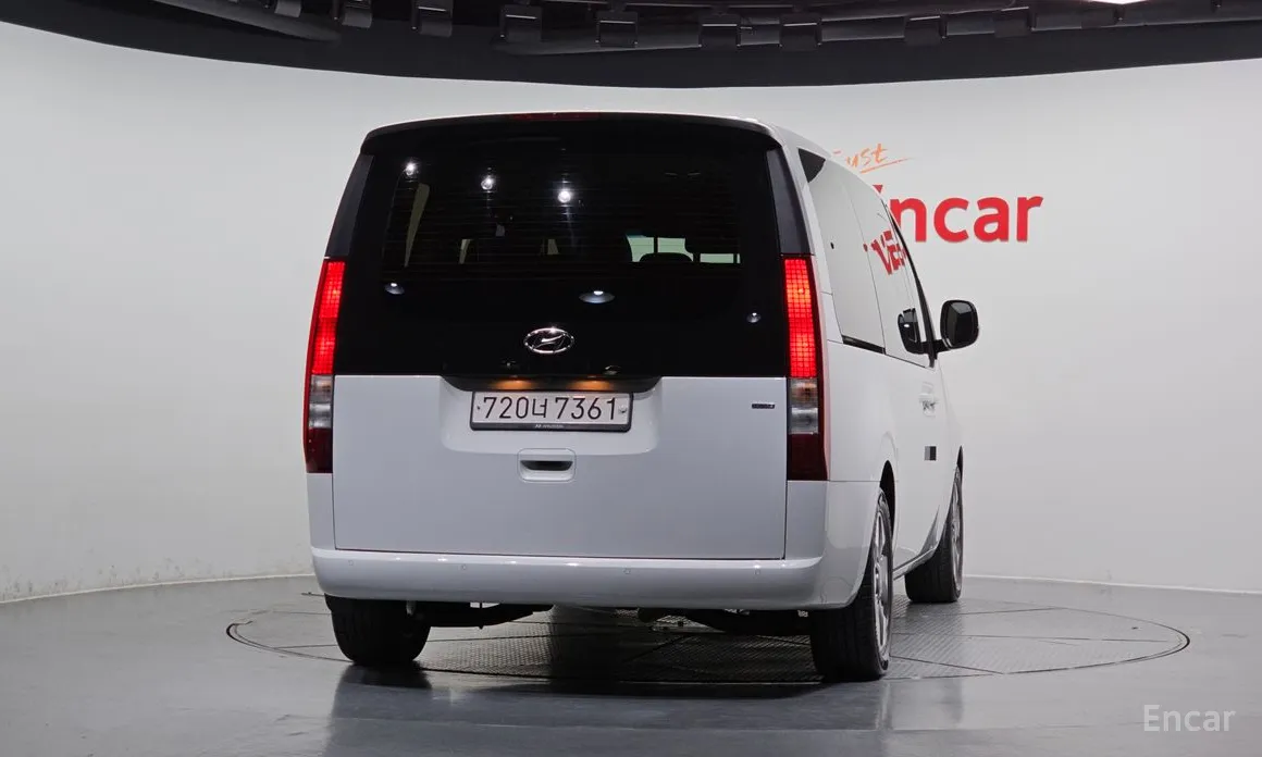 Hyundai Staria 2021 4WD Tourer 11-Seater