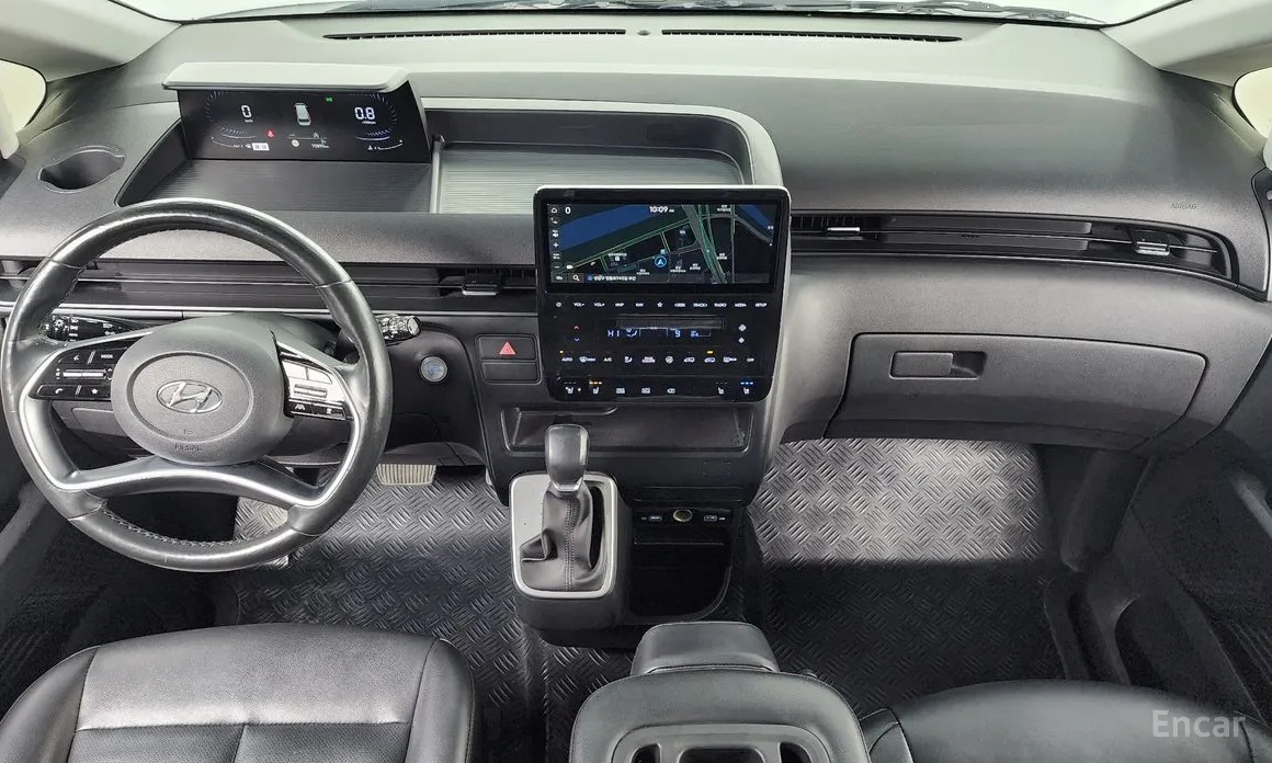 Hyundai Staria 2021 4WD Tourer 11-Seater