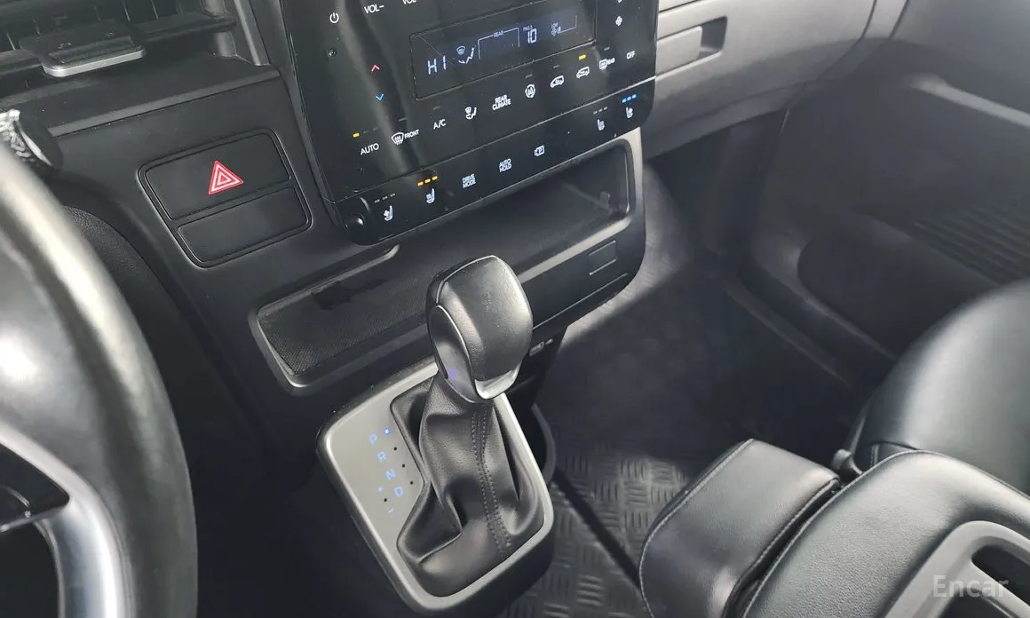 Hyundai Staria 2021 4WD Tourer 11-Seater