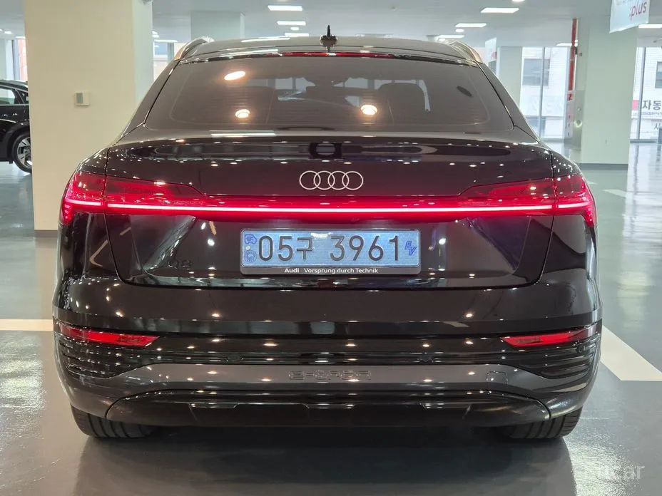 2024 Audi Q8 e-tron