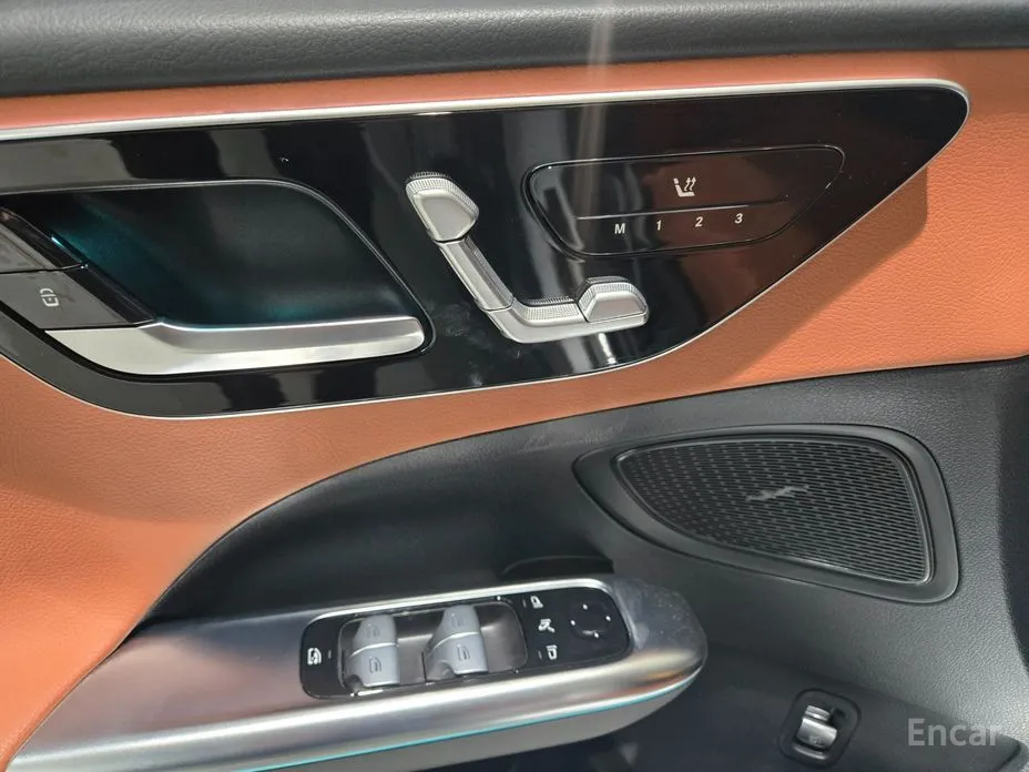 Mercedes-Benz C-Class 2022 C300 4MATIC Avantgarde