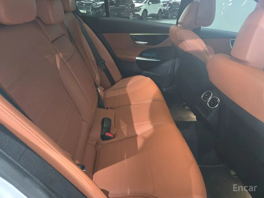 Mercedes-Benz C-Class 2022 C300 4MATIC Avantgarde