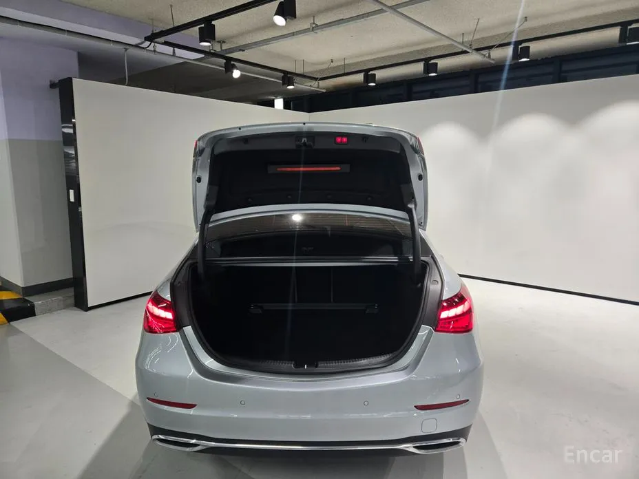 Mercedes-Benz C-Class 2022 C300 4MATIC Avantgarde