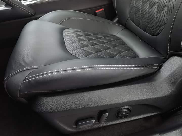 Maxus D90 Pro 2020 2020款 2.0T 柴油四驱畅享版 7座