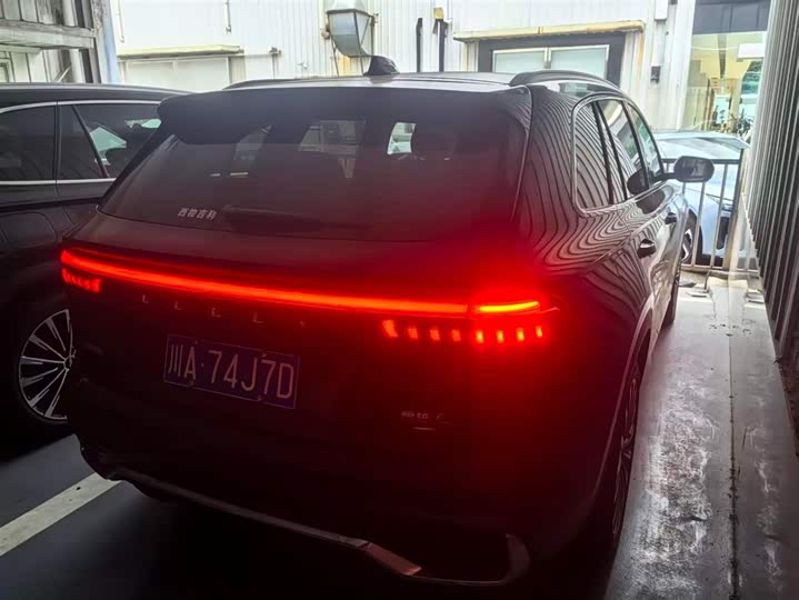 Geely Monjaro 2025 2025款 东方曜 2.0TD 自动四驱望月版