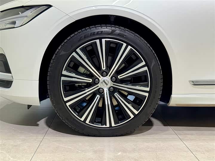 Volvo S90 2025 2025款 B5 智远豪华版