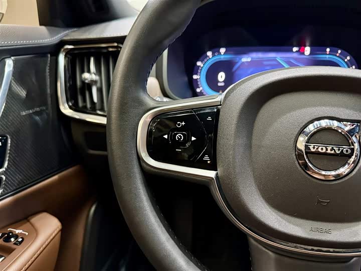Volvo S90 2025 2025款 B5 智远豪华版