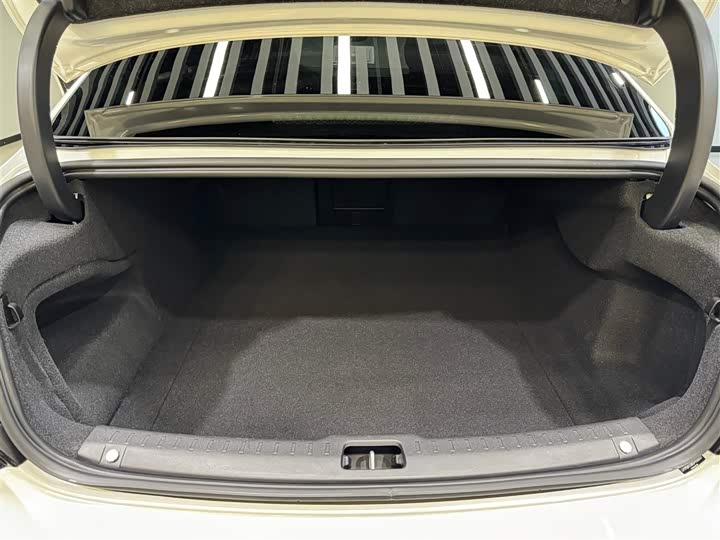 Volvo S90 2025 2025款 B5 智远豪华版