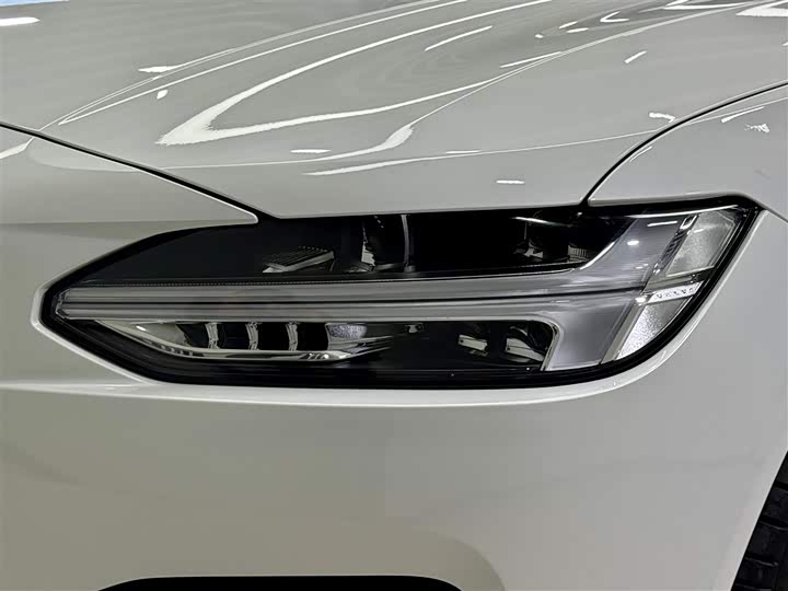 Volvo S90 2025 2025款 B5 智远豪华版