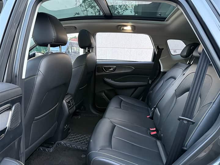 Roewe RX5 2023 2023款 PLUS 330TGI 自动领潮智享版