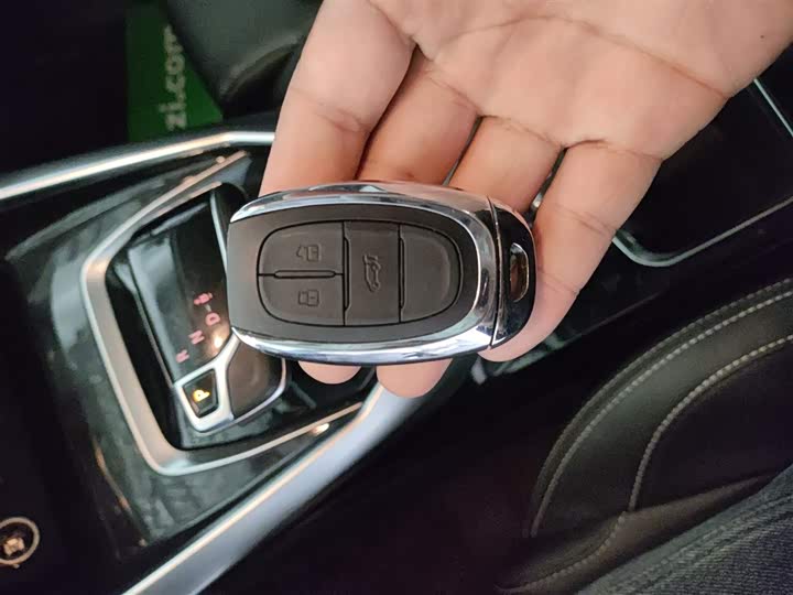 Maxus Euniq 5 2020 2020款 1.3T PLUG IN 精英版