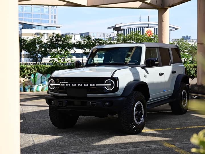 Ford Bronco 2024 2024款 2.3T 长滩大脚越野版