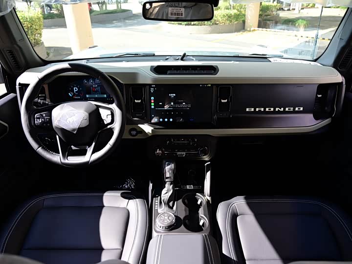 Ford Bronco 2024 2024款 2.3T 长滩大脚越野版