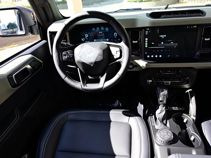 Ford Bronco 2024 2024款 2.3T 长滩大脚越野版