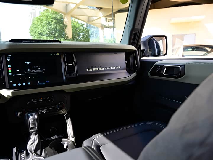 Ford Bronco 2024 2024款 2.3T 长滩大脚越野版