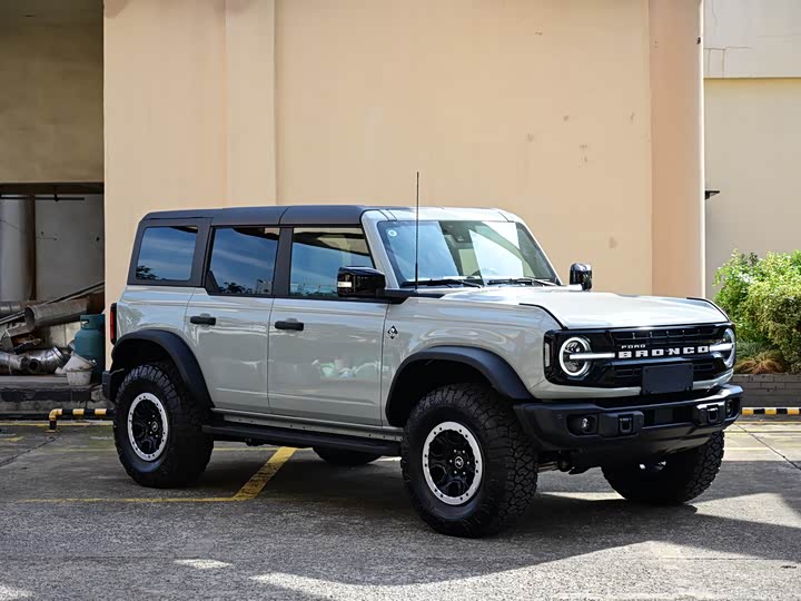 Ford Bronco 2024 2024款 2.3T 长滩大脚越野版