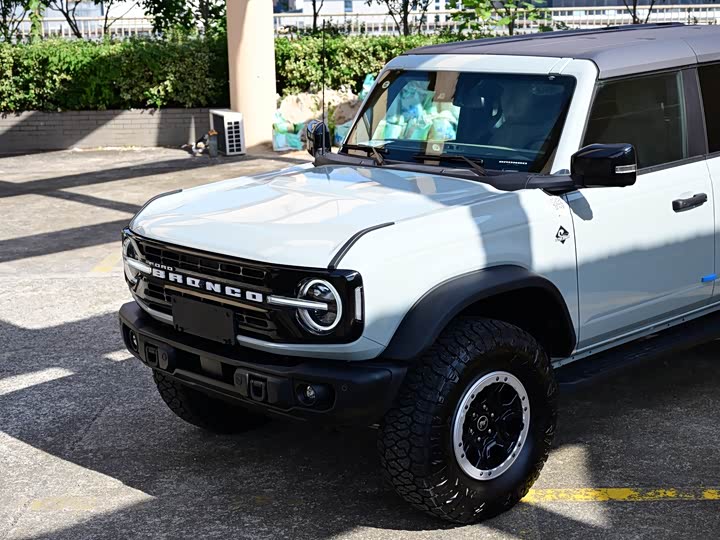 Ford Bronco 2024 2024款 2.3T 长滩大脚越野版