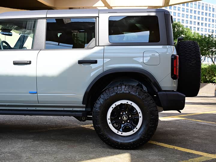 Ford Bronco 2024 2024款 2.3T 长滩大脚越野版