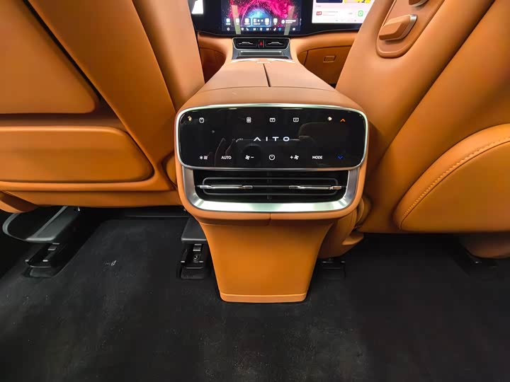 Aito M8 2025 2025款 增程 Ultra版 53.4kWh 6座版