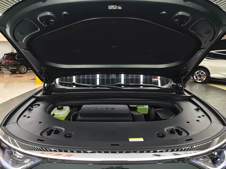 Aito M8 2025 2025款 增程 Ultra版 53.4kWh 6座版