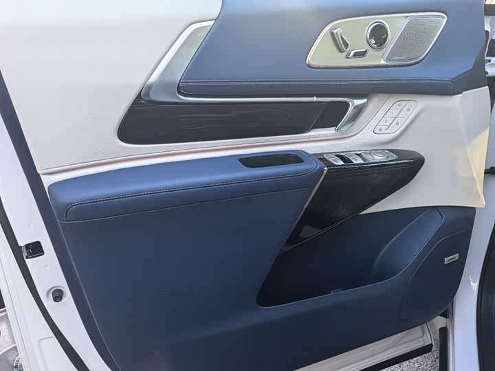 Buick GL8 Century 2025 2025款 2.0T 七座蕴世版