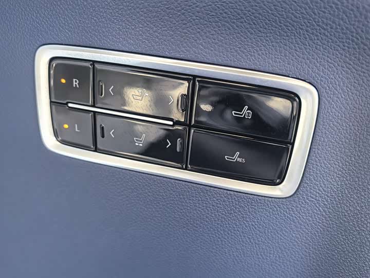 Buick GL8 Century 2025 2025款 2.0T 七座蕴世版