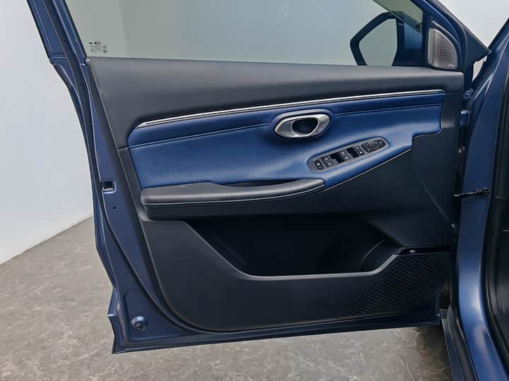 GAC Trumpchi GS3 2023 2023款 影速 270T R-STYLE版