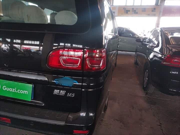 Dongfeng Forthing Lingzhi M5 2023 2023款 M5L 1.6L 基本型 7座