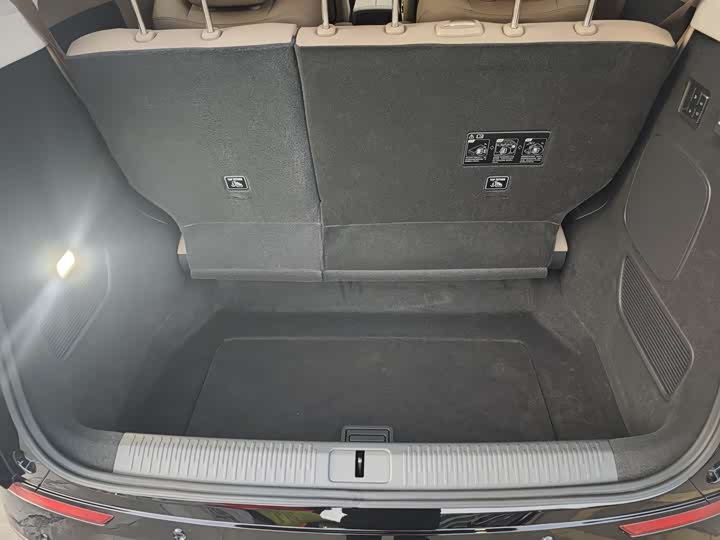 XPeng X9 2025 2025款 纯电 650长续航 Max