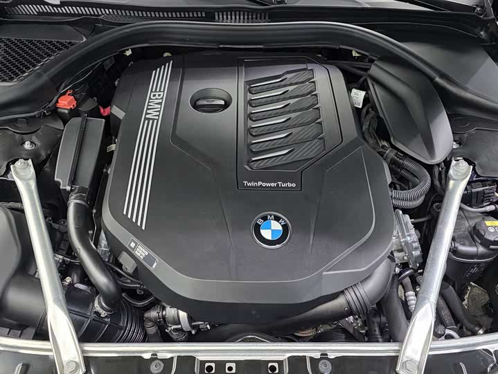 BMW 8 Series 2022 2022款 840i 四门轿跑车 M运动套装
