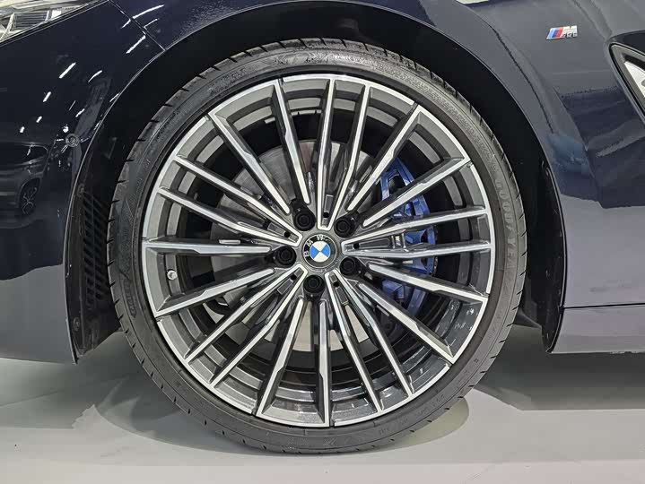 BMW 8 Series 2022 2022款 840i 四门轿跑车 M运动套装