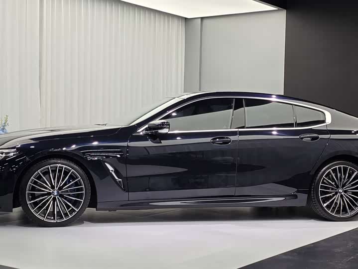 2022 BMW 8 Series