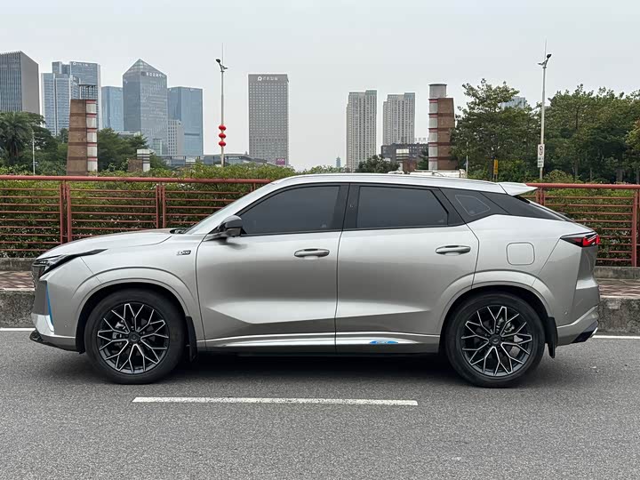 Changan Oshan Z6 Hybrid 2023 2023款 智电iDD 150KM旗舰PLUS智慧泊车版