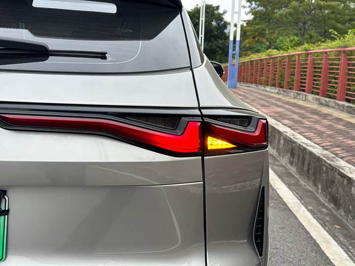 Changan Oshan Z6 Hybrid 2023 2023款 智电iDD 150KM旗舰PLUS智慧泊车版