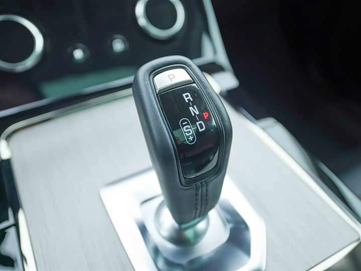 Land Rover Range Rover Evoque L Hybrid 2023 2023款 极光L P300e 插电式电动混合版