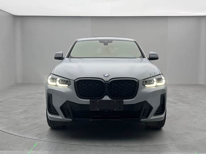 2022 BMW X4