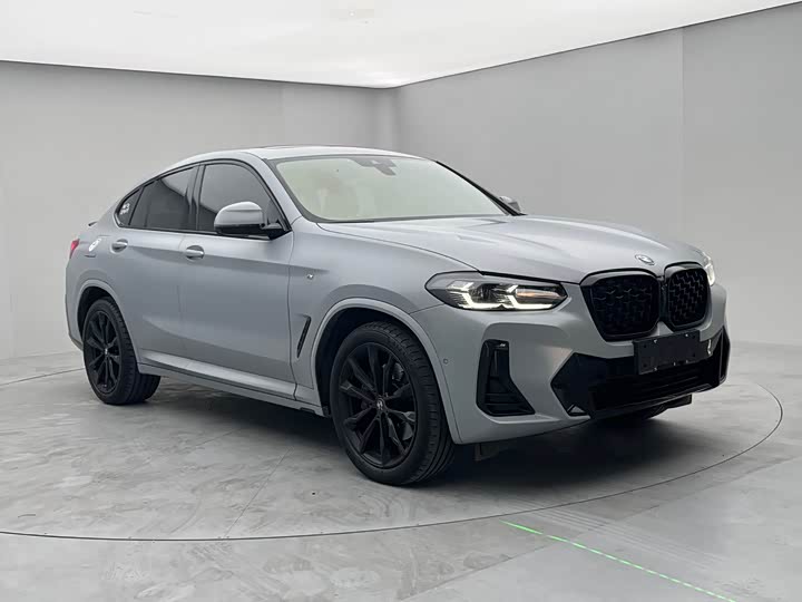 2022 BMW X4